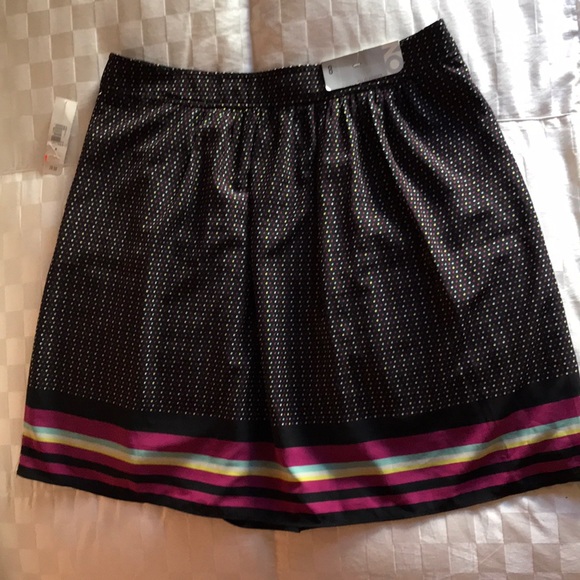 Old Navy Beautiful Skirt! - Picture 2 of 7